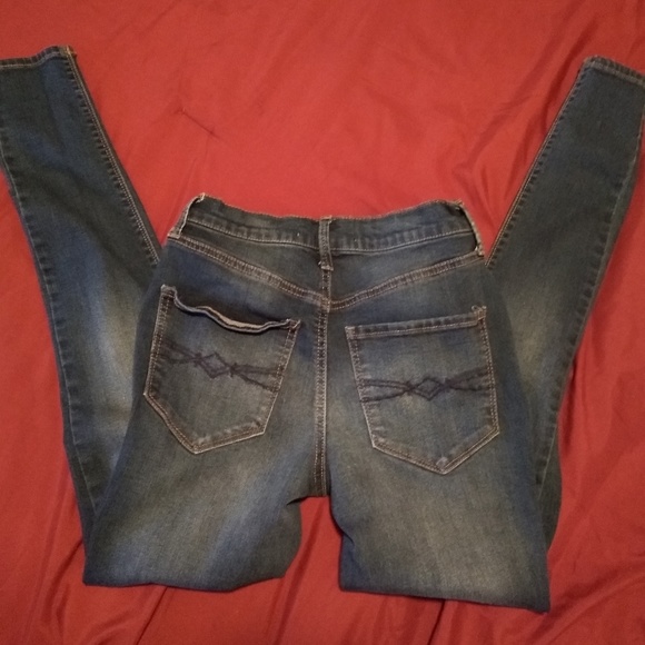 High Rise Distressed Jegging - Picture 4 of 4